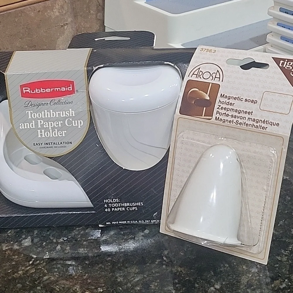 Vintage NIB Rubbermaid Designer Collection Toothbrush Arosa Magnetic Soap Holder